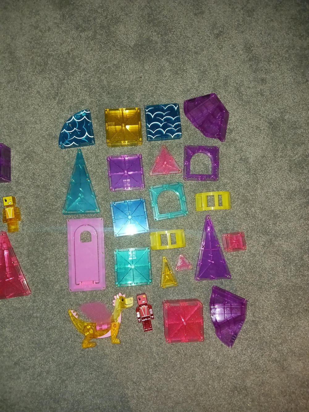 MAGNA-TILES Castle 25-Piece and Castle DLX 48-Piece Magnetic Construction Sets - Picture 6 of 9